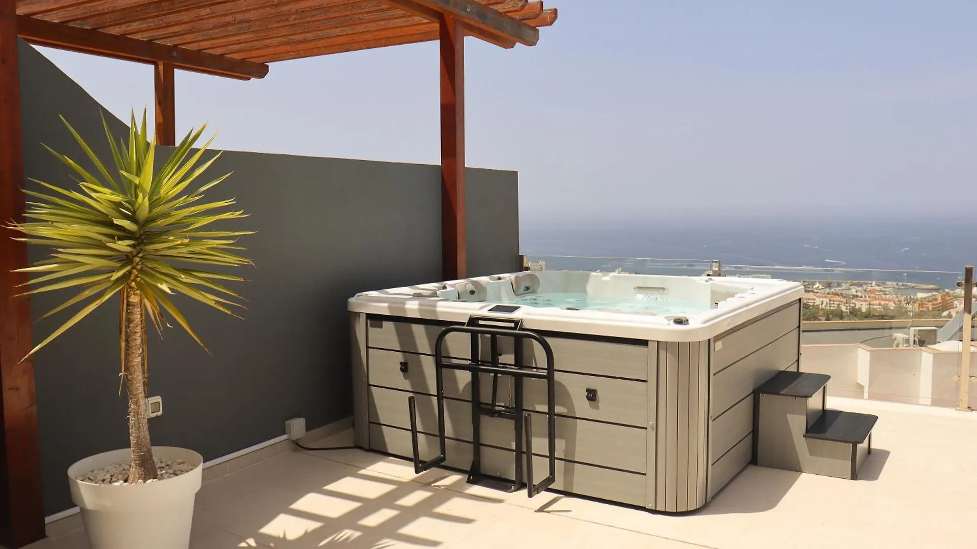 Azure Sky Villa - Panoramic Ocean View, Luxury, San Eugenio Costa Adeje  Costa Adeje (Tenerife)